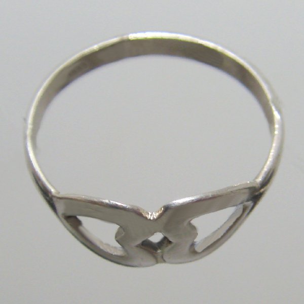 (r1254)Anillo de plata motivo corazn doble.